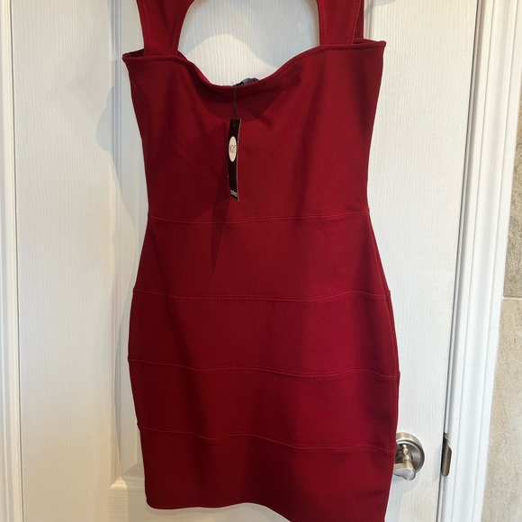 Berry red bodycon mini dress. Size 6/UK 10 - Picture 2 of 4